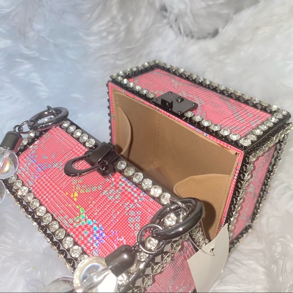 Cube Purse - Picture 10 of 12